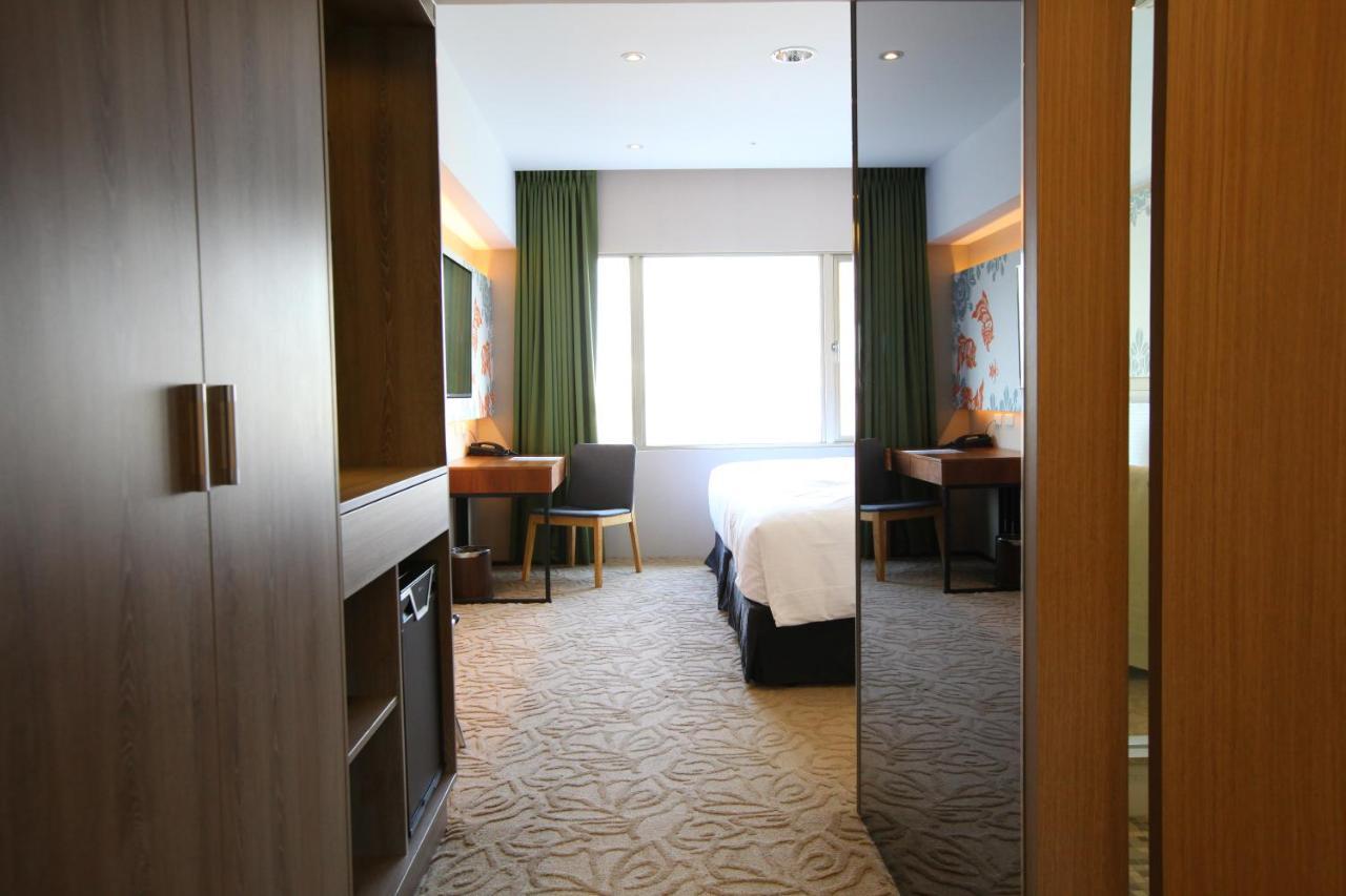 Aeris International Hotel Taichung Esterno foto