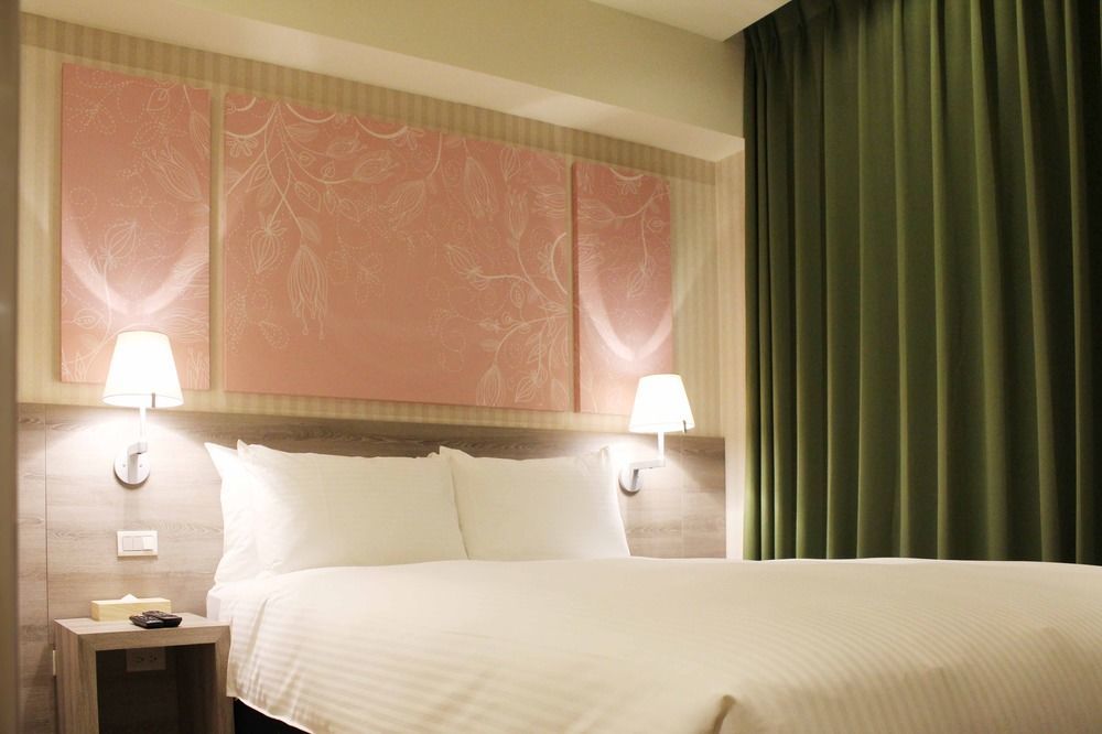 Aeris International Hotel Taichung Esterno foto