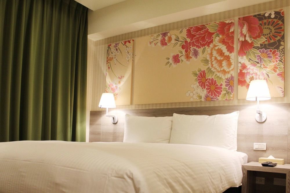 Aeris International Hotel Taichung Esterno foto