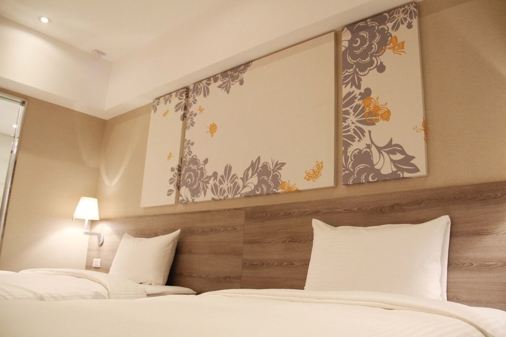 Aeris International Hotel Taichung Esterno foto