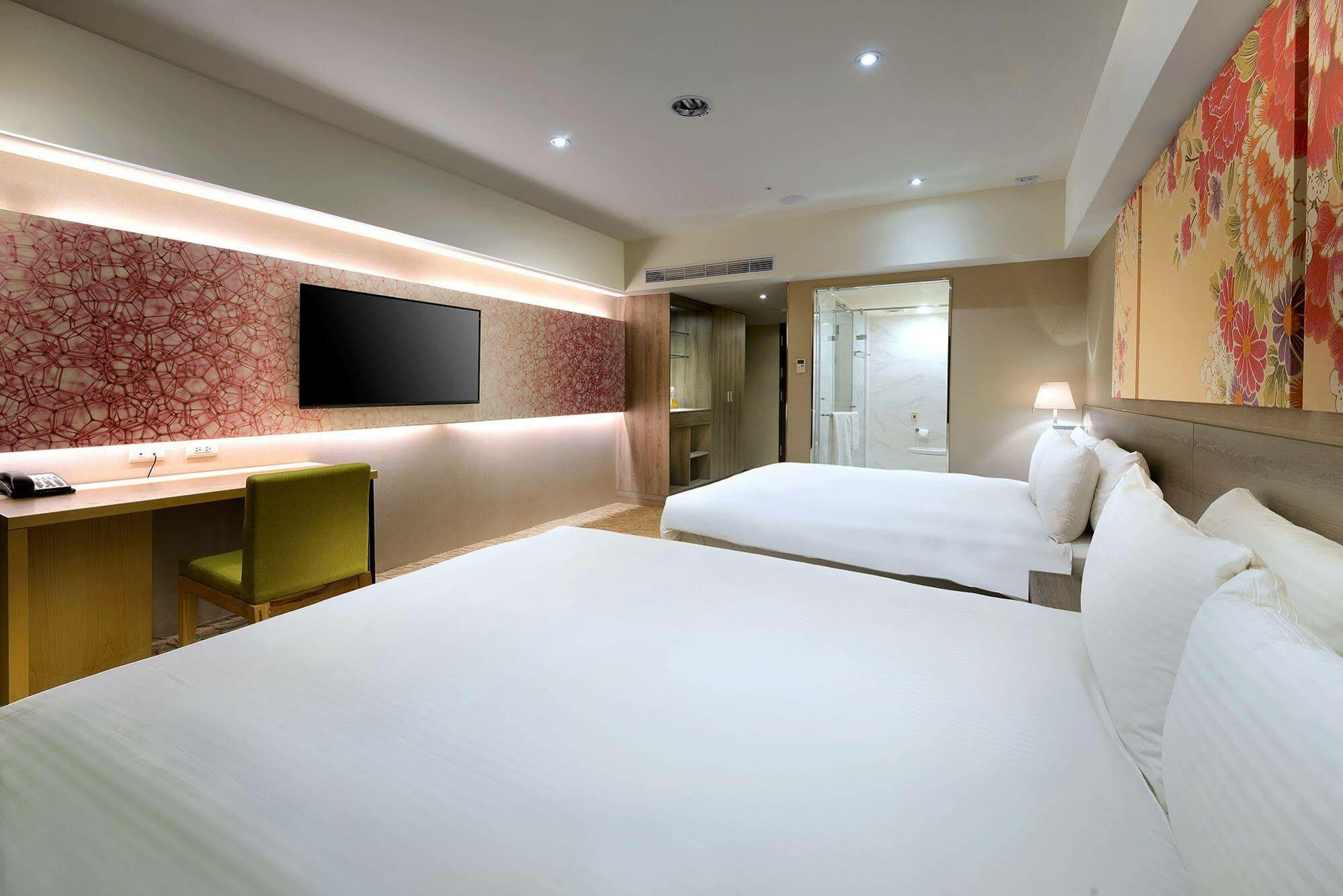 Aeris International Hotel Taichung Esterno foto